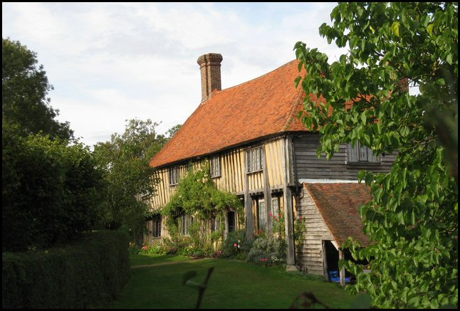 By Oast House Archive, CC BY-SA 2.0, https://commons.wikimedia.org/w/index.php?curid=8397509